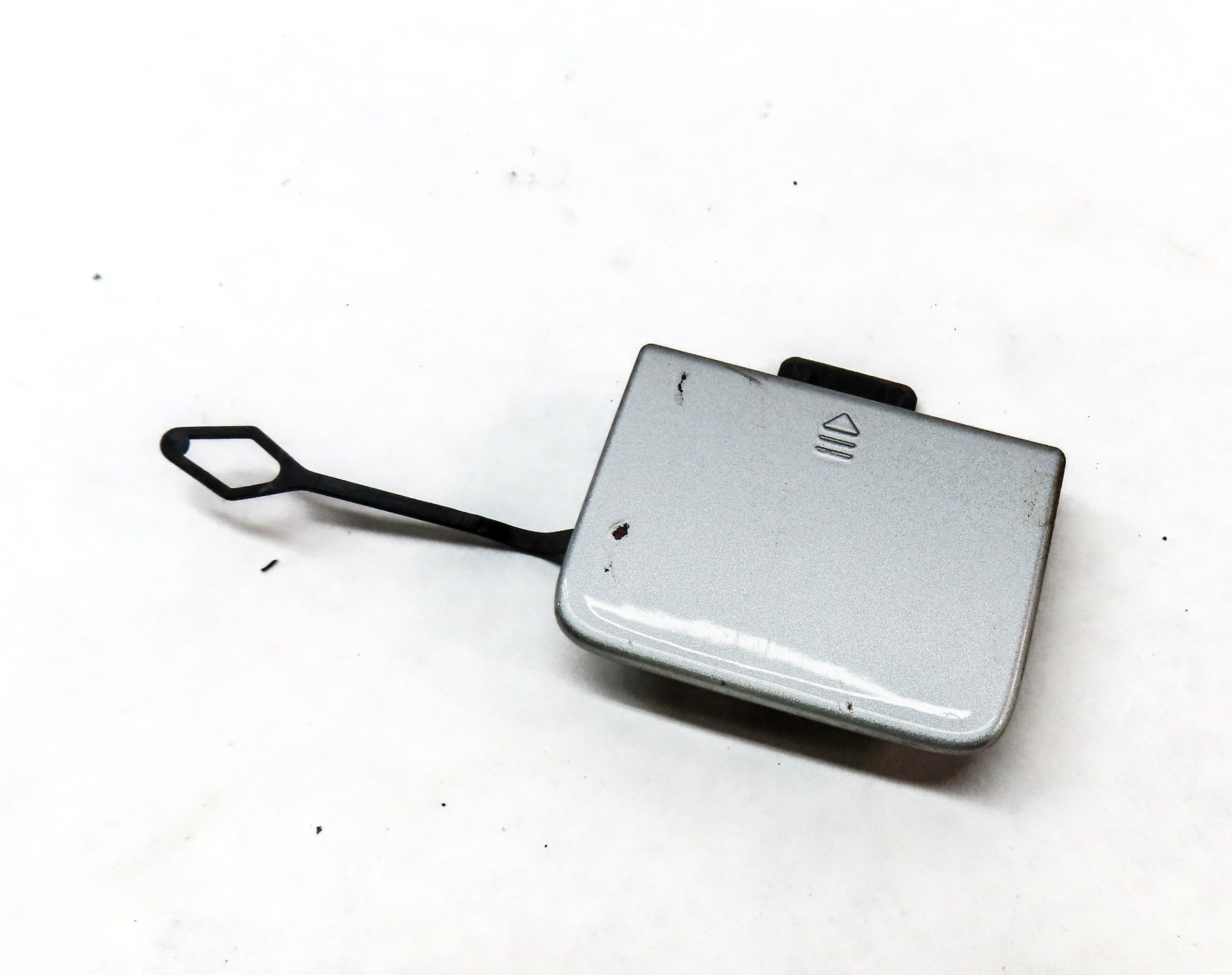 2011 MERCEDES GL450 (X164) REAR BUMPER TOW HOOK COVER TRIM w/DONGLE (Silver) — exact item pictured